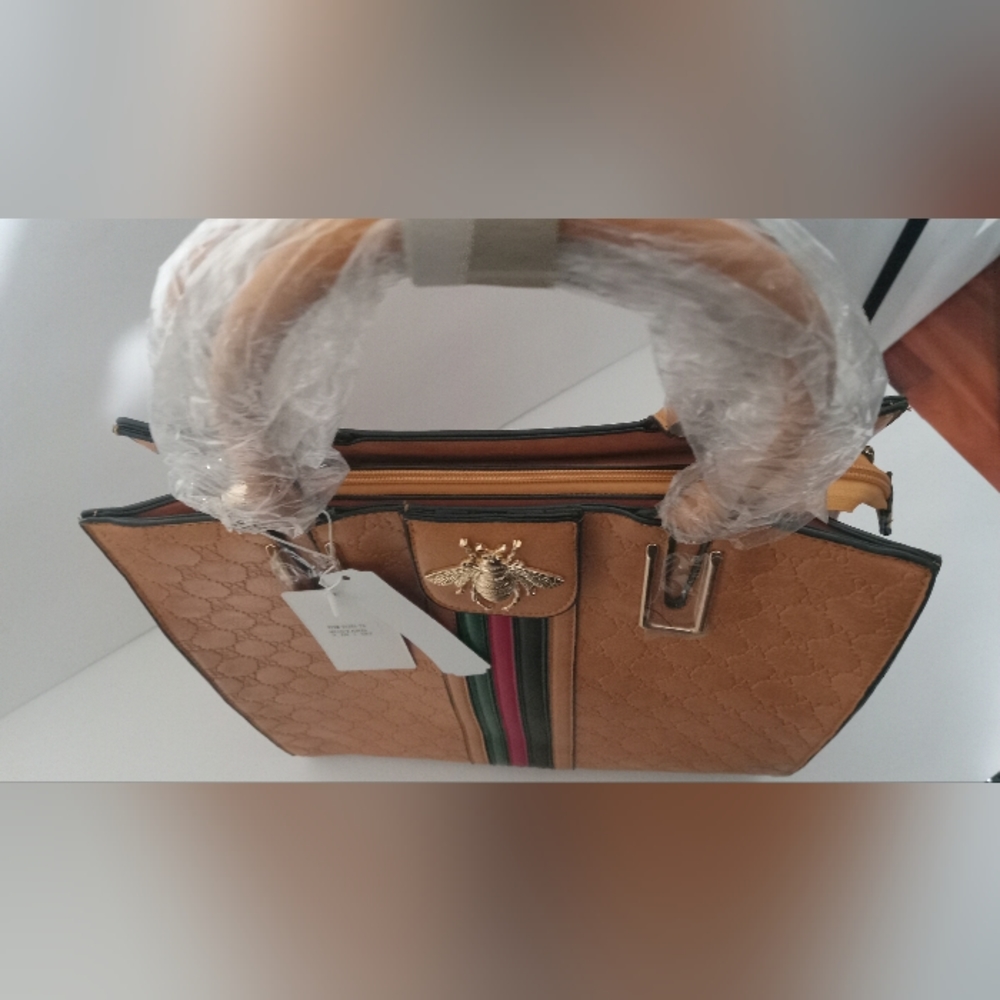 Queen Bee Handbag with shoulder strap - Picture 3 of 3